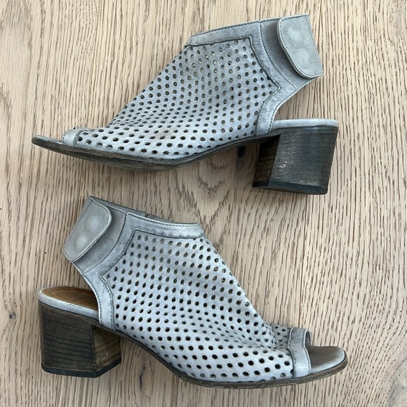 Mimosa Silver/Grey Perforated Open-Toed Sandals - Picture 6 of 7